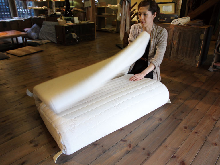 三つ折りにもたためます